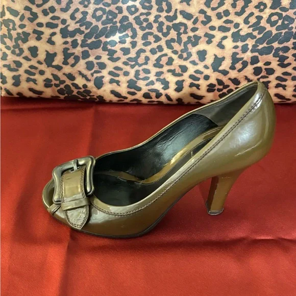 Fendi Olive/Army Green Patent Leather Buckle Peep-Toe Heels - Picture 3 of 16
